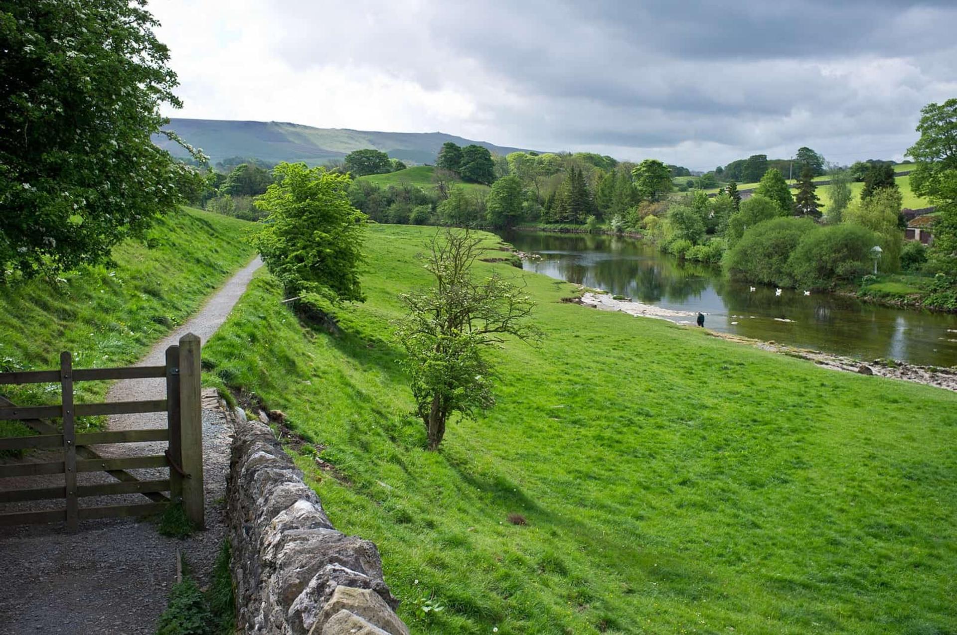 River Wharfe, Rob Burke Dales Way Walking holidays