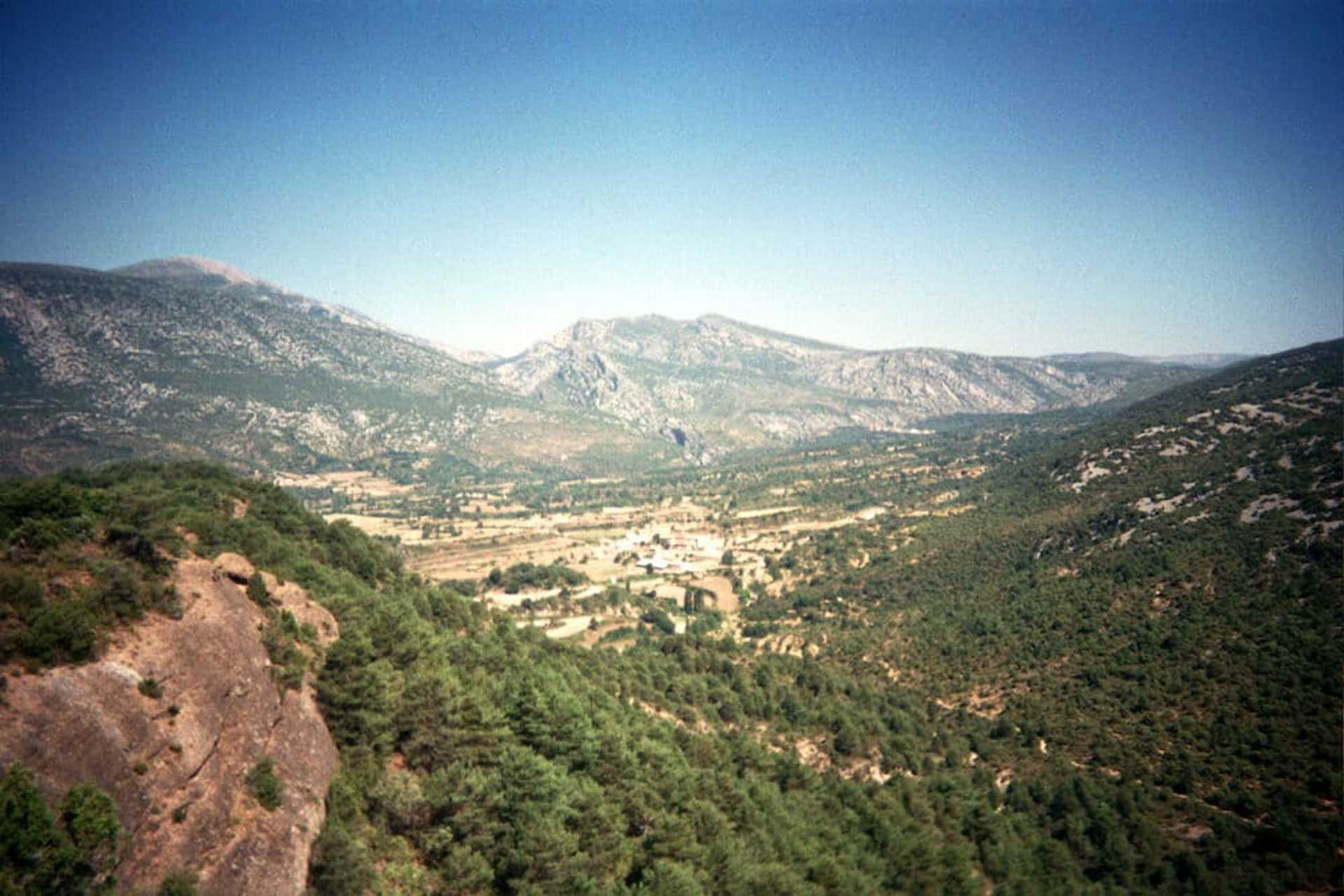 best walks in spain sierra-de-guara-gorge-walking-holidays-in-aragon