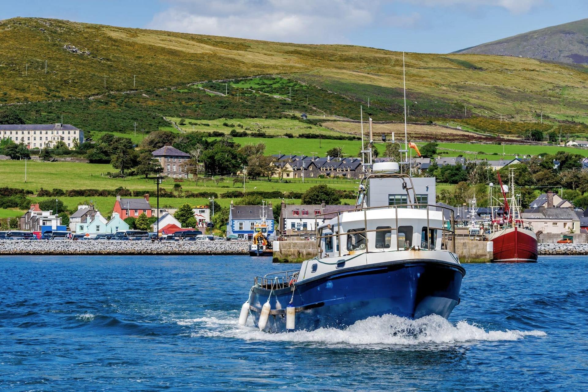 Boat tour leaving Dingle harbour