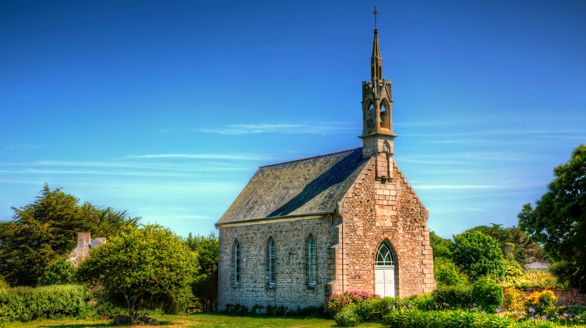 Chapelle de Keranroux surrounded by gardens on Bréhat Island