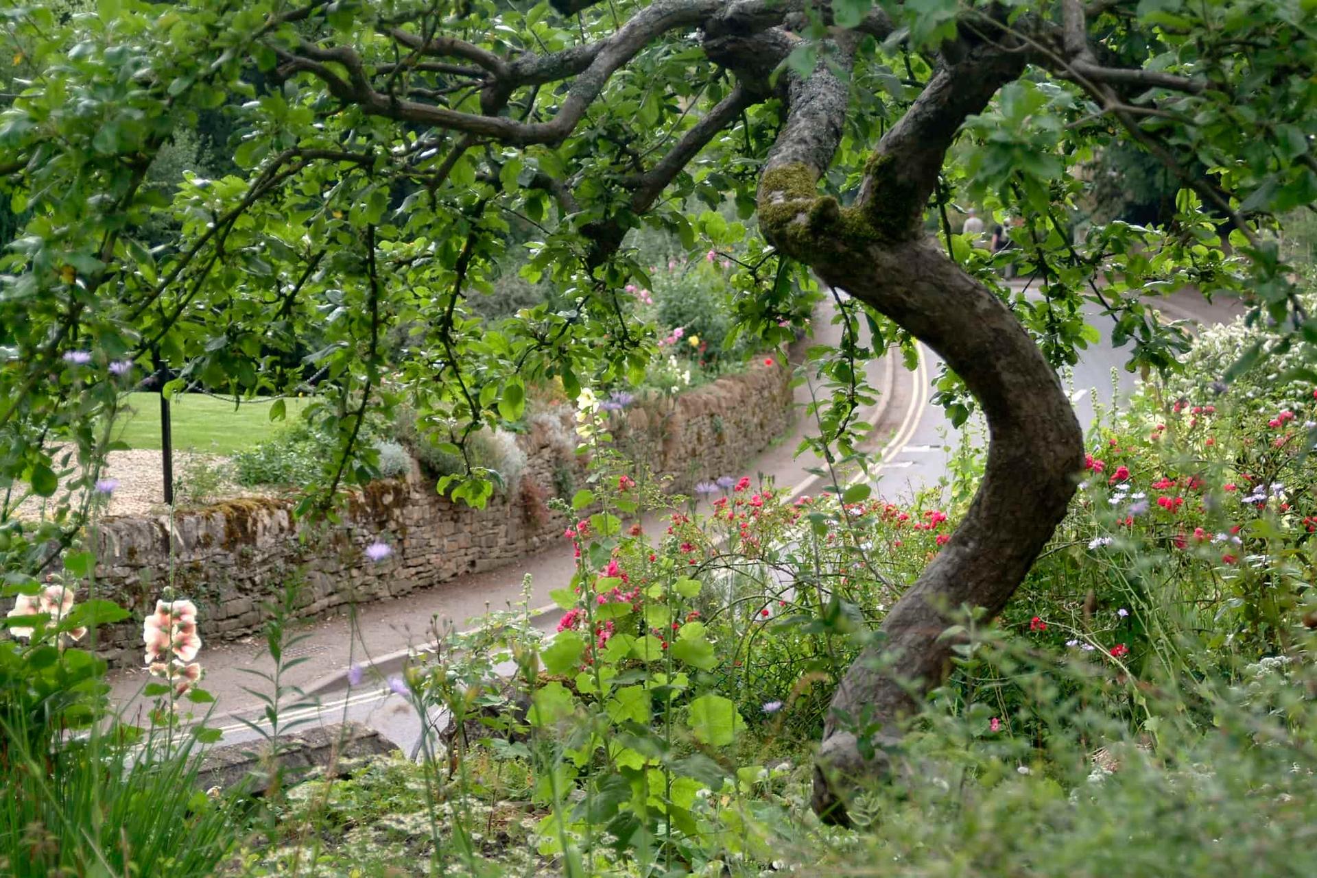 Walking Holidays on the Cotswolds Round