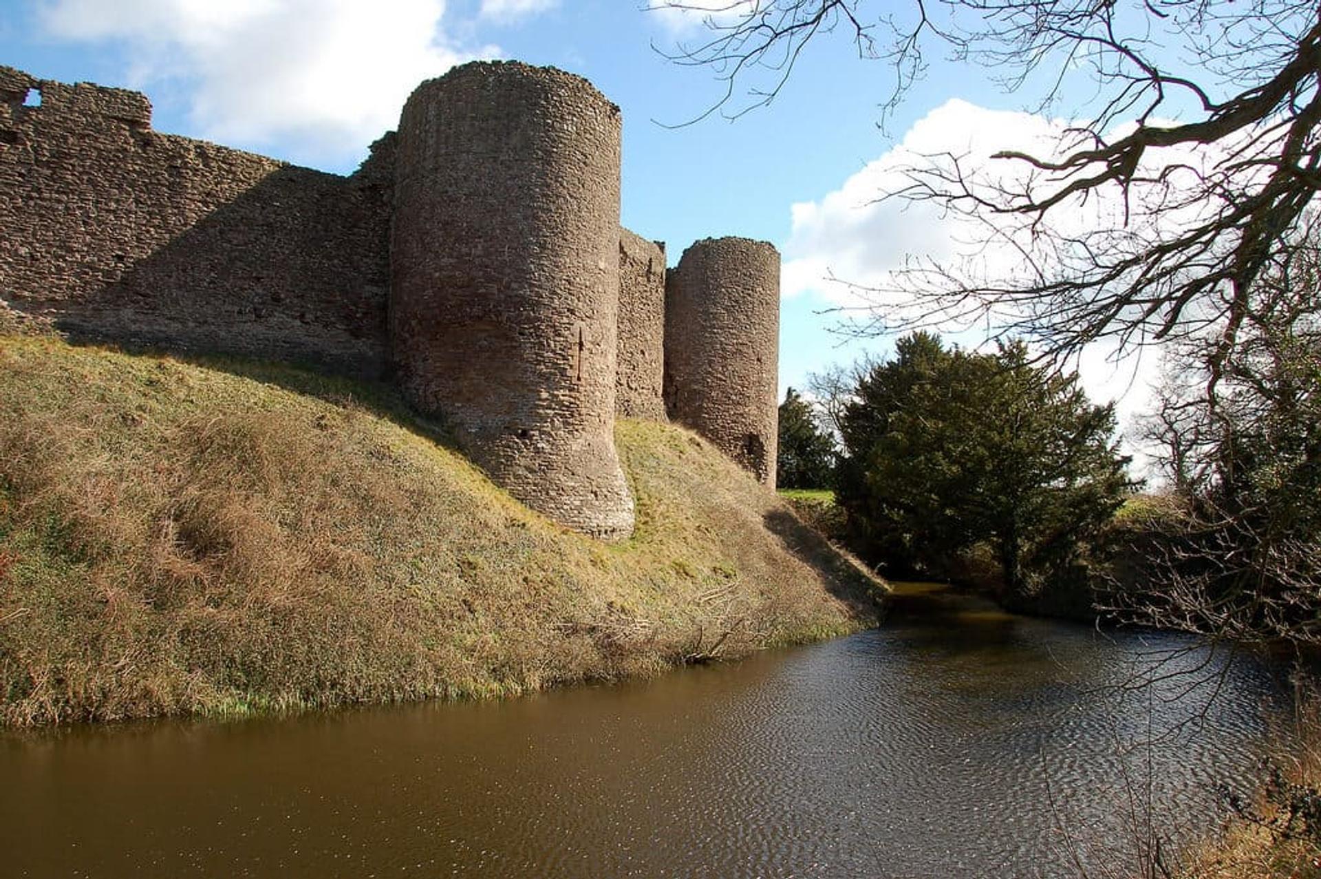 Walking holidays Three castles walk