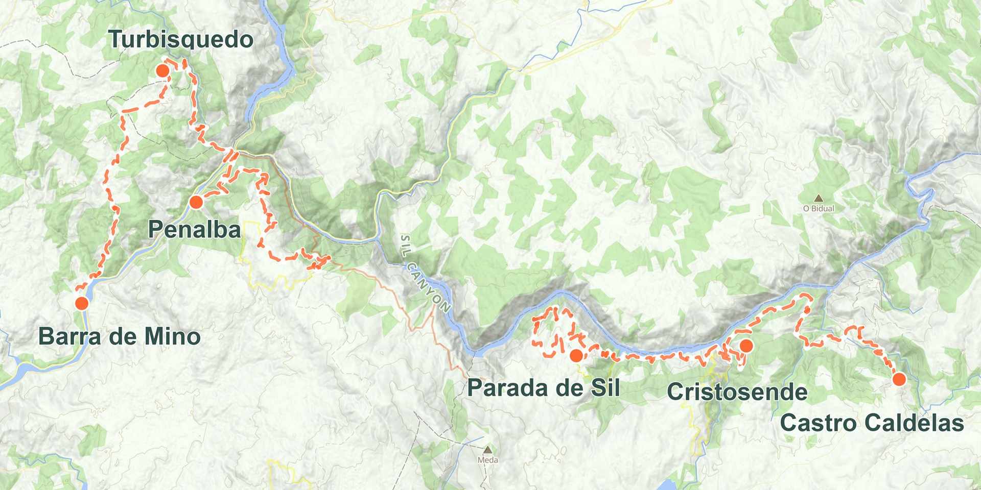Map of a walking route through Galicia’s Sil Canyon from Castro Caldelas to Turbisquedo, marked with a dotted orange trail.