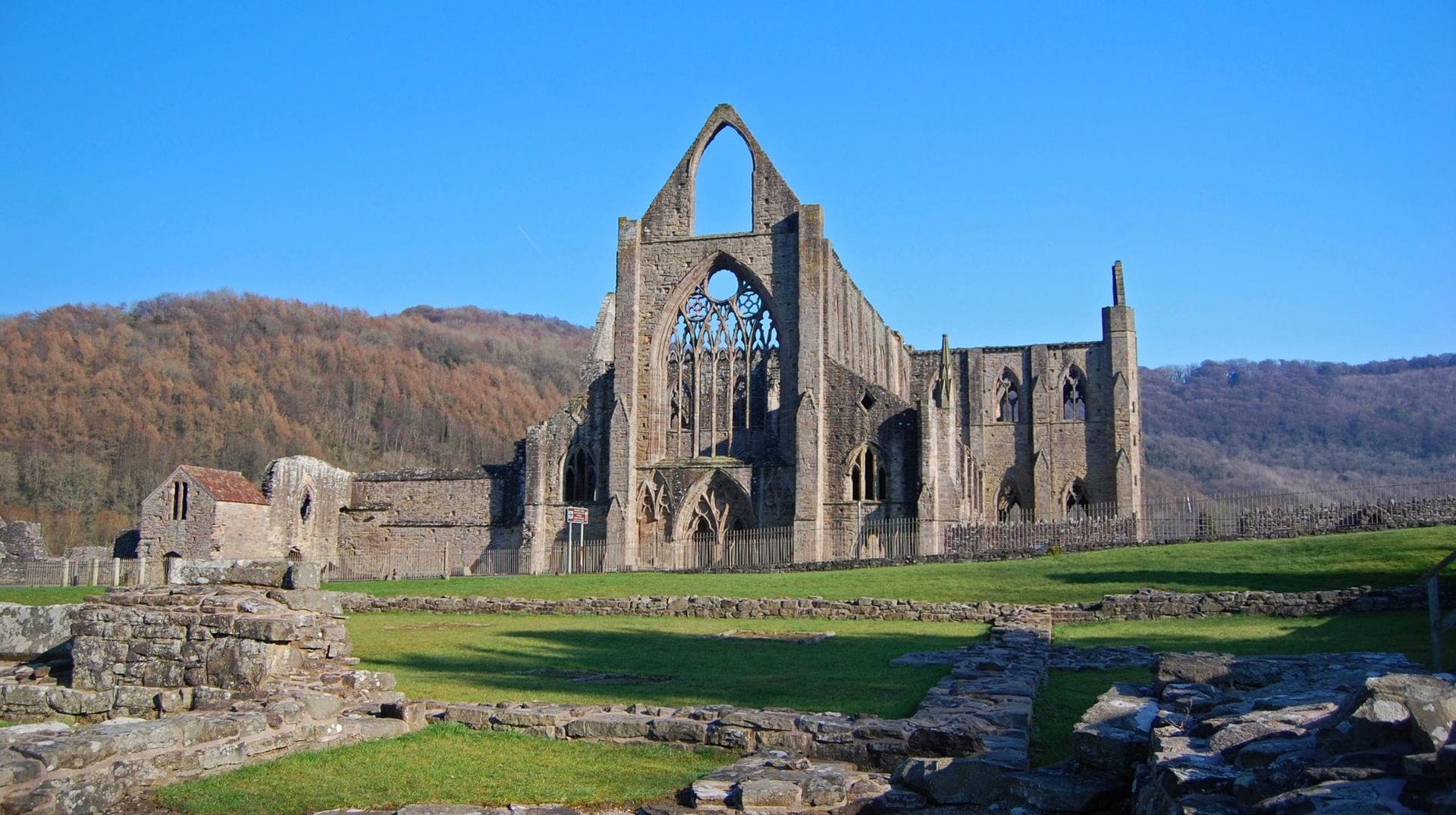 Tintern Abbey ruins in the Wye Valley on the Offa’s Dyke Path walking holiday
