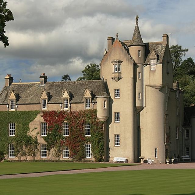 Ballindalloch Castle