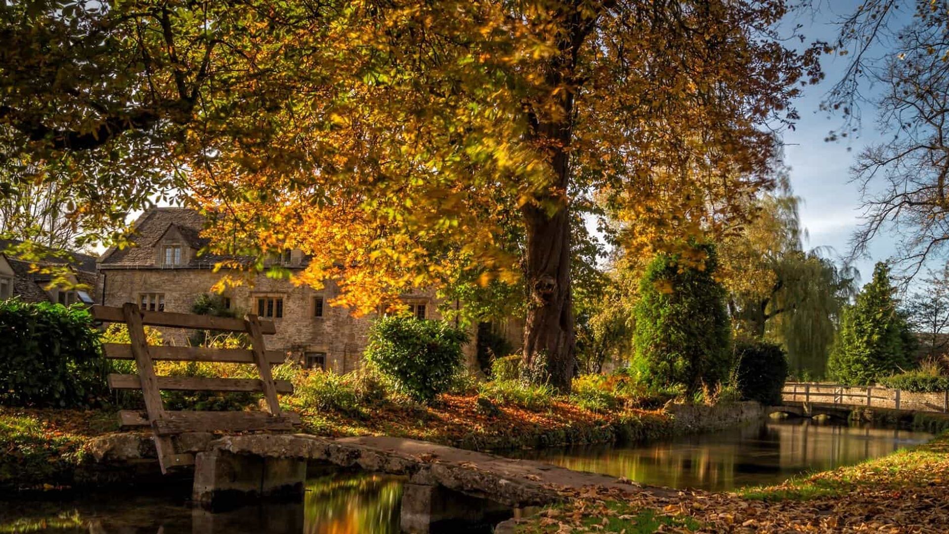 Walk the Cotswolds Round in autumn