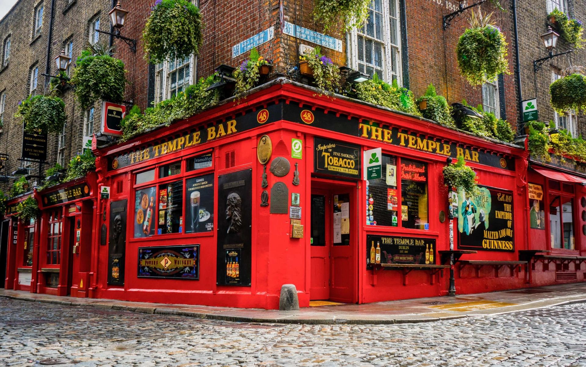 Colourful buildings of Temple Bar, Dublin near the start of the Wicklow Way