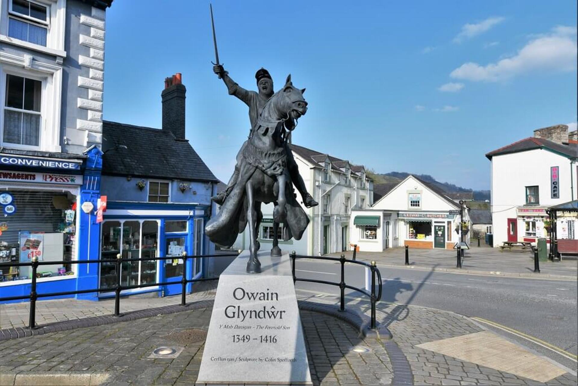 Owain Glyndwr Statue