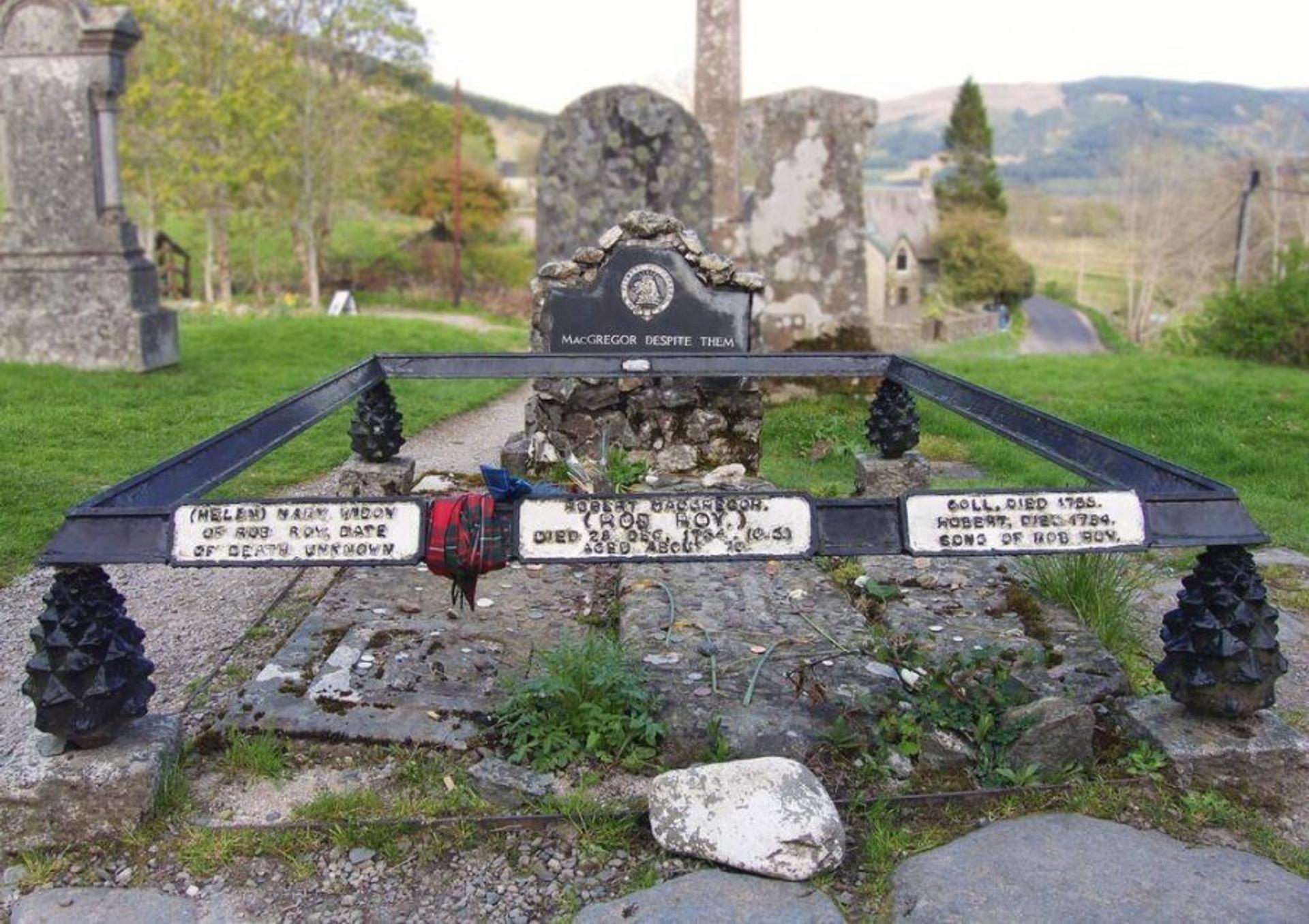 Rob-Roys-Grave-Rob-Roys-Way