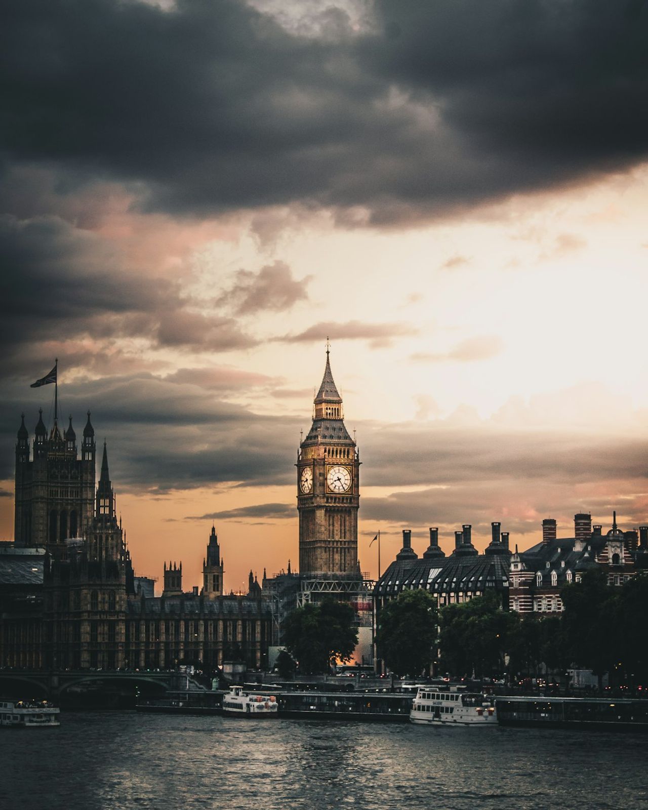Study in UK 2026: Costs, Applications and Visa Overview