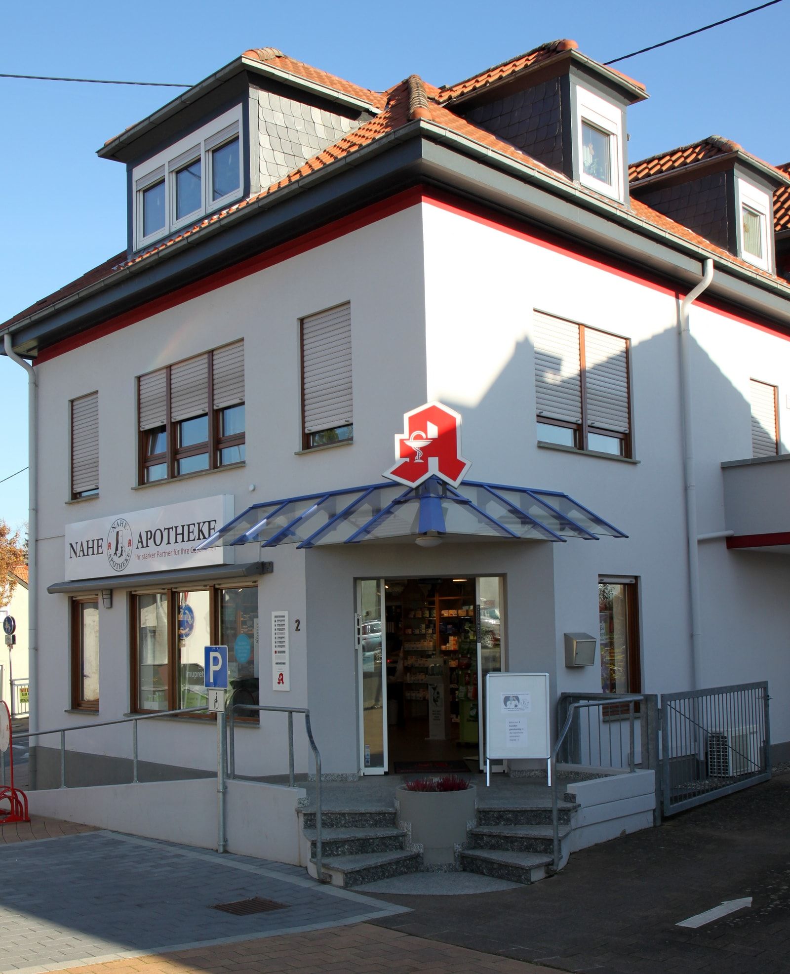 Nahe-Apotheke — Außenansicht, Saarstraße 2 in Münster-Sarmsheim
