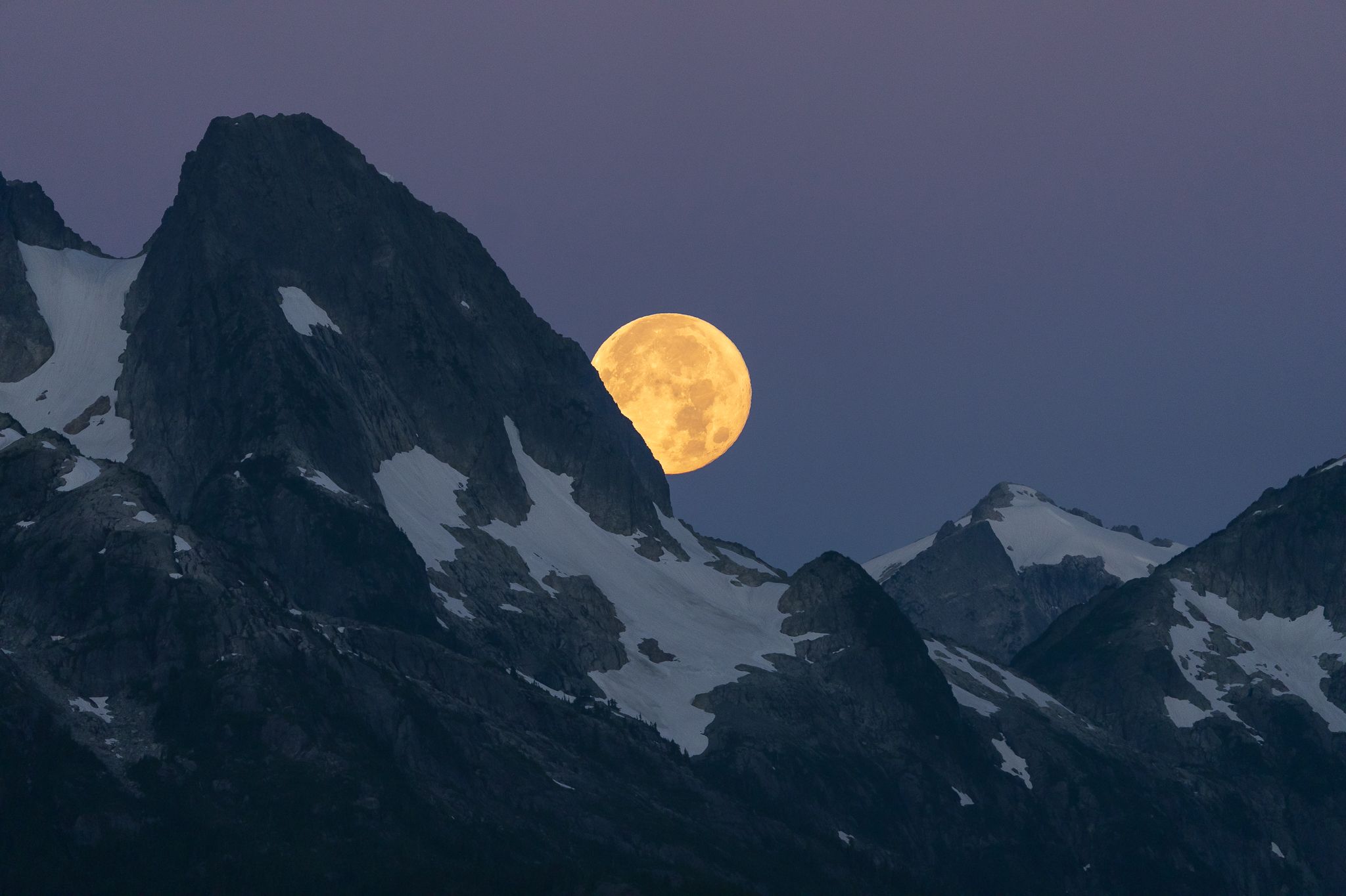 Moon setting in the Tantalus Range