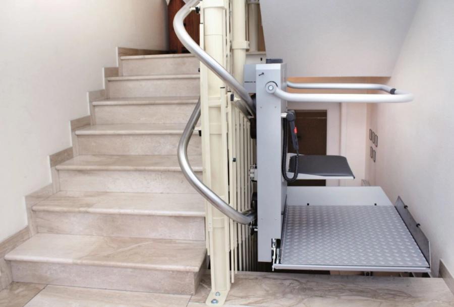 Stair platform lift