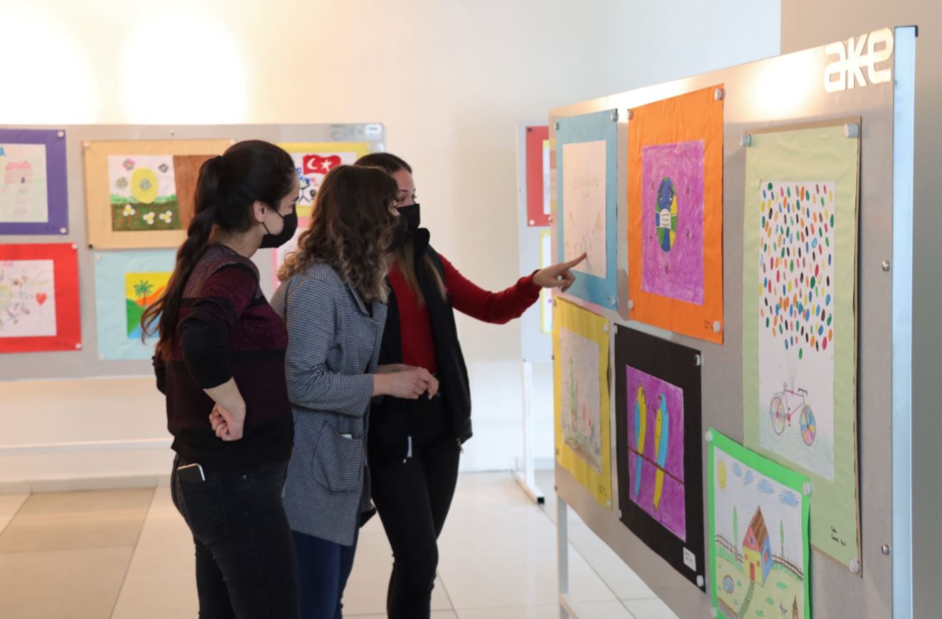 A special drawing exhibition for April 23rd at AKE Asansör
