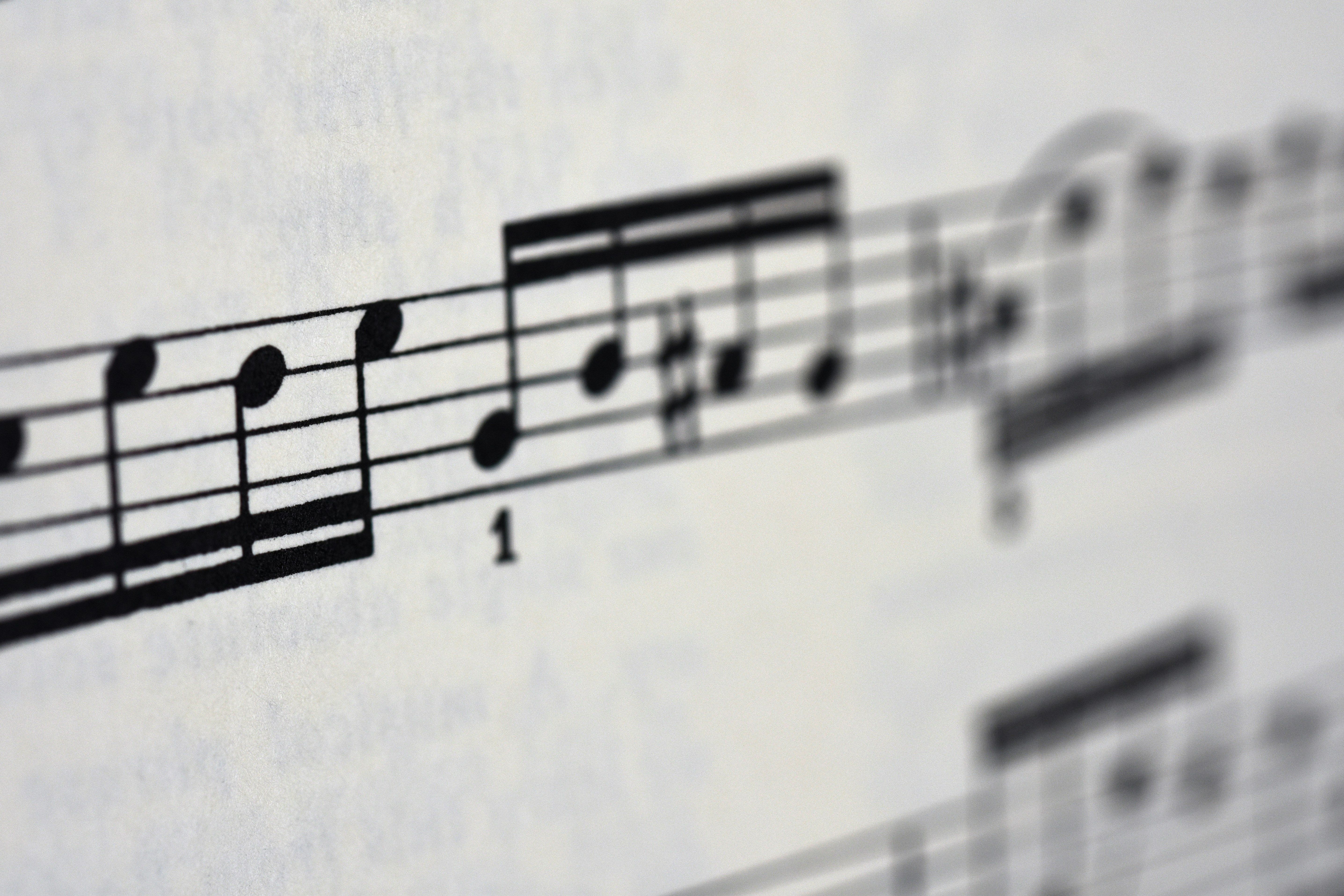 Henle vs. Bärenreiter: Which Mozart sheet music edition is best for you?