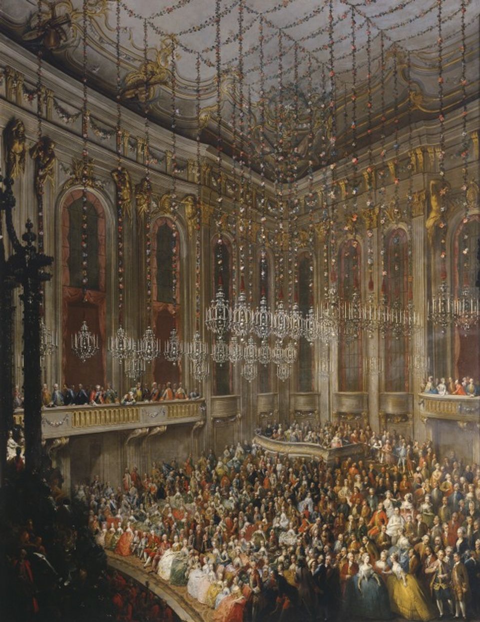 A crowded court concert beneath chandeliers in the Redoutensaal