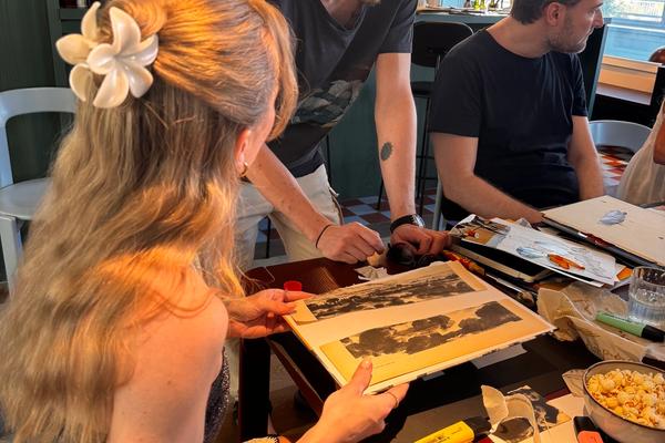 COLLAGEN-WORKSHOP mit Menumortu: Erstelle atemberaubende Upcycling-Kunstwerke — 2