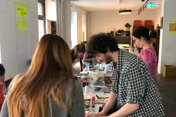 COLLAGEN-WORKSHOP mit Menumortu: Erstelle atemberaubende Upcycling-Kunstwerke — 3