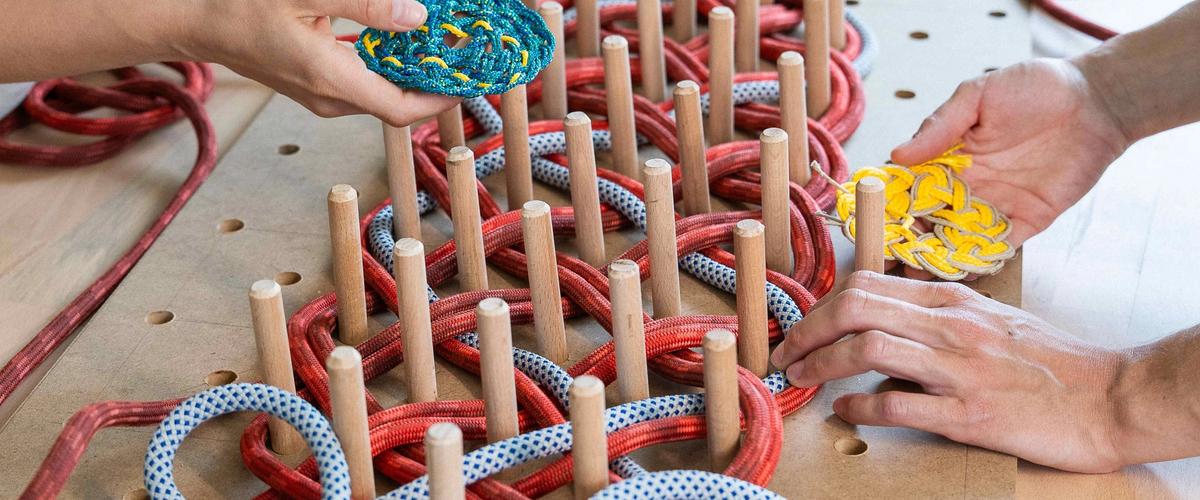 TEPPICHWEBEN WORKSHOP S/M: Flechte einen kleinen bis mittelgrossen Teppich aus Kletterseilen
