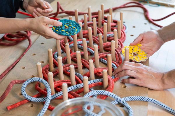 RUG WEAVING WORKSHOP S/M: Weave a small to medium sized Rug from Climbing Rope — 2