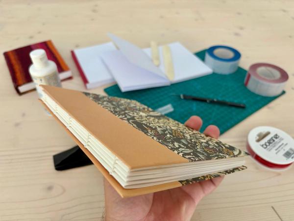 Buchbindung, Papiergestaltung und Lettering