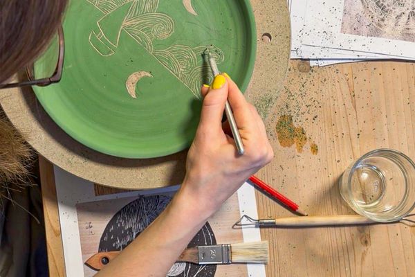 SGRAFFITO KERAMIKTELLER: Gestalte deinen Teller mit Gravurbildern — 4