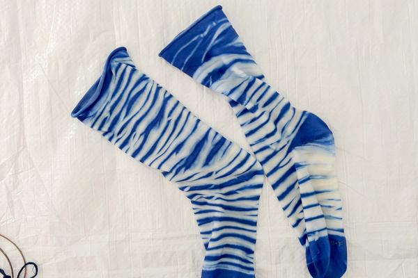 INDIGO TIE-DYE SOCKEN KINDER WORKSHOP — 4