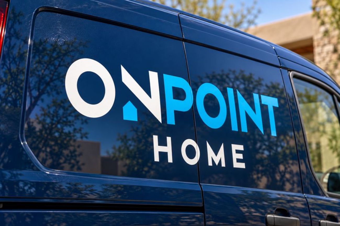 OnPoint Home: van branding