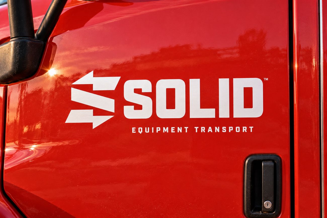 Solid Equipment Transport: door logo detail