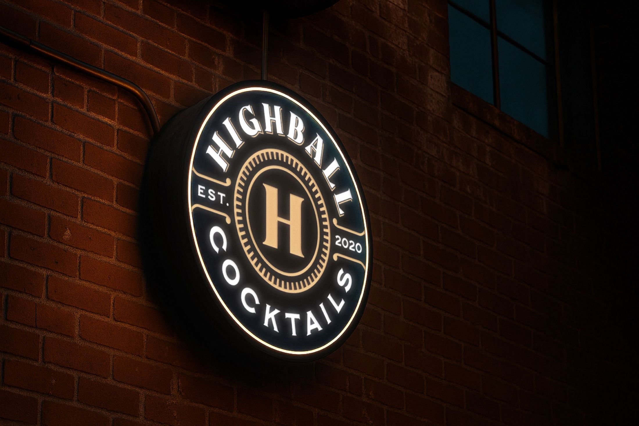 Highball Cocktail Bar: emblem sign