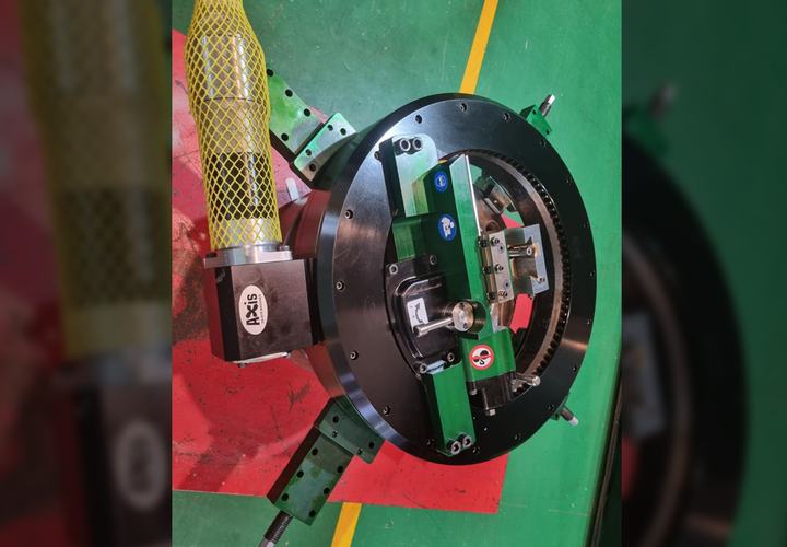 Axis ID Mounted Flange Facing