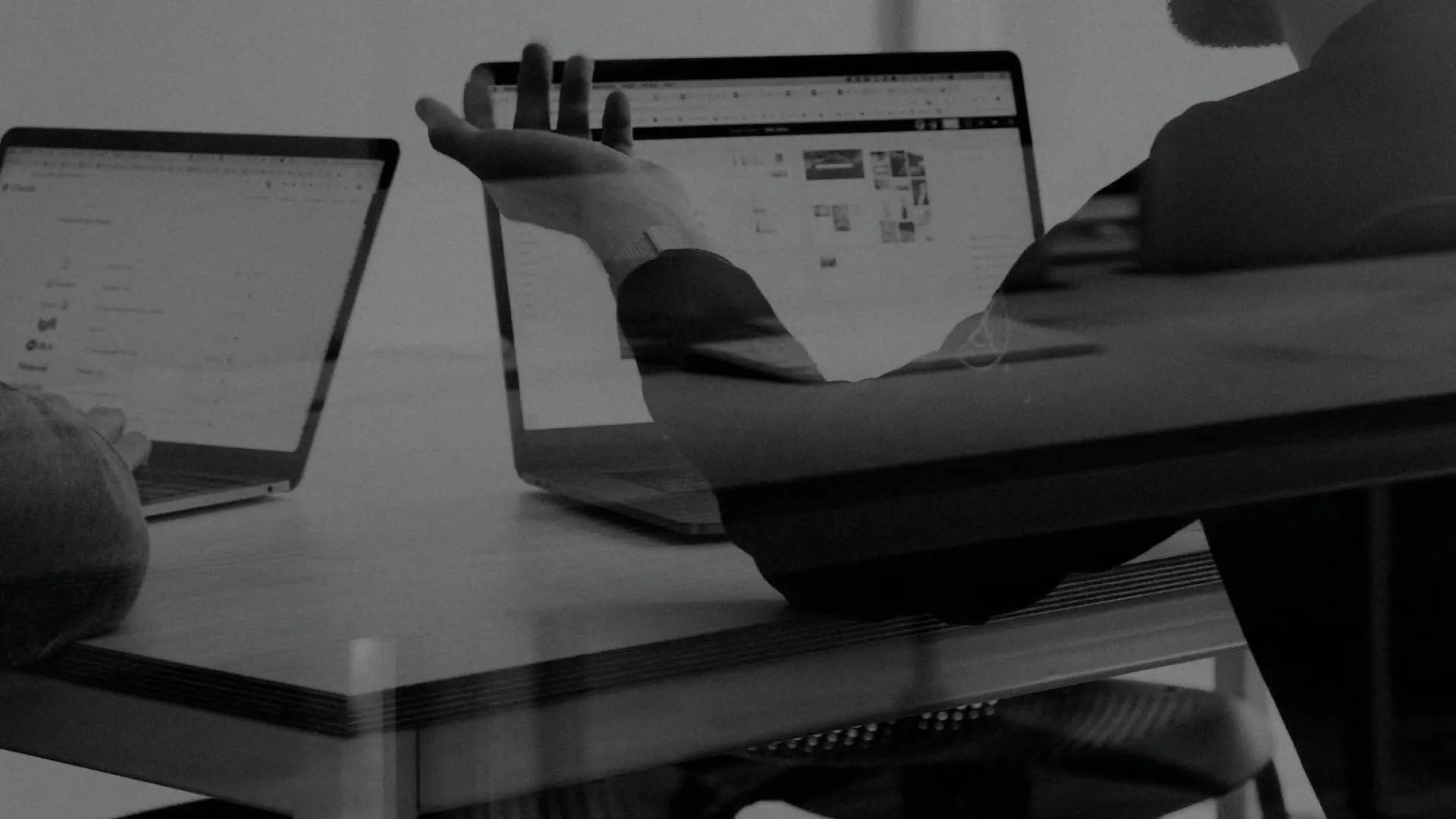 Cover image for The Ultimate Guide to Choosing the Right Graphic Design Agency Services for Your Business
