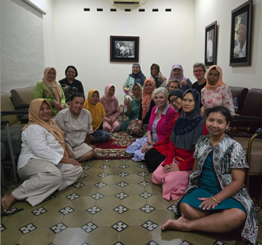 With women helpers from Semarang and surrounding sub-groups at Bapak's home.