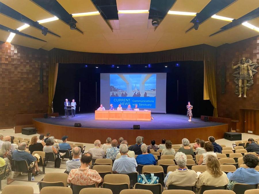 WC presentation big auditorium