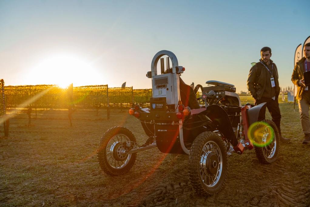 Portugal and Agricultural Robotics: Between Small Farms, Cooperatives, and Research Innovation