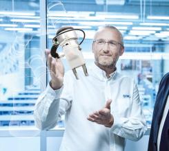 Cobots and end effectors team up for affordable flexible  solutions