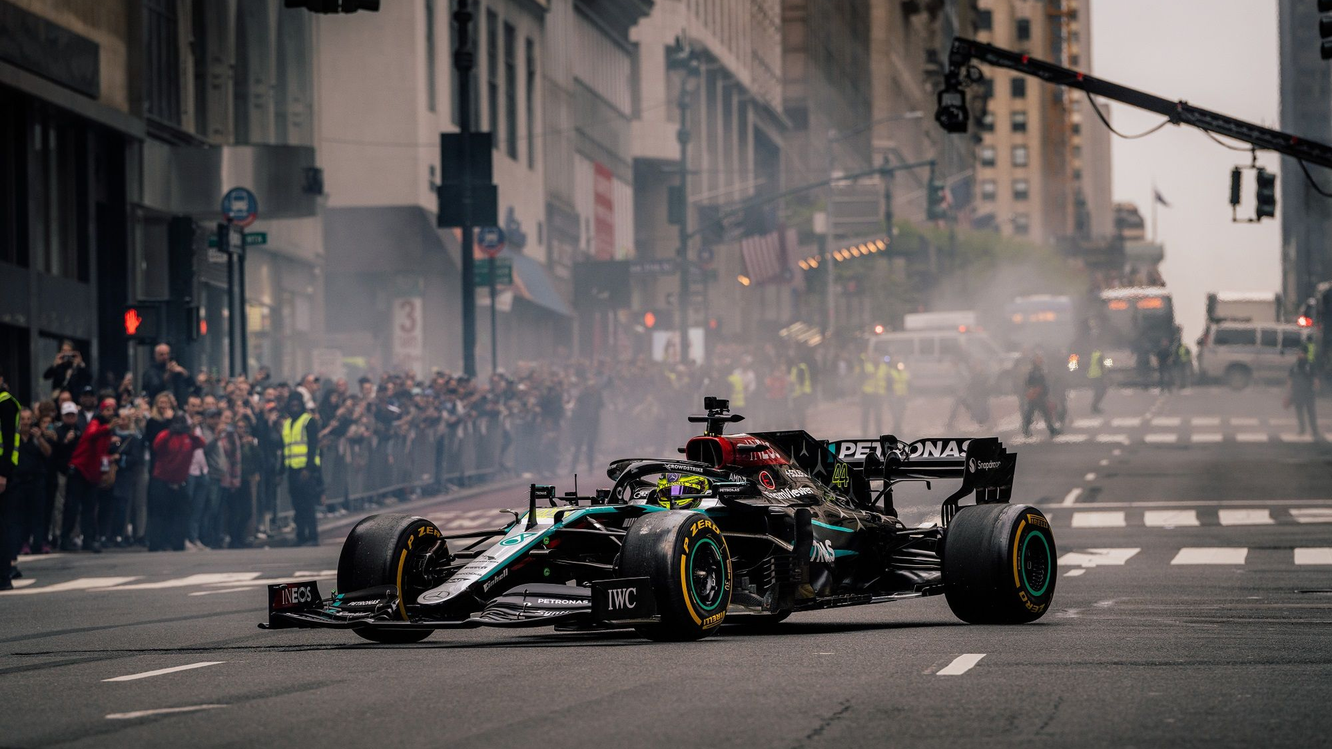 WhatsApp / Lewis Hamilton