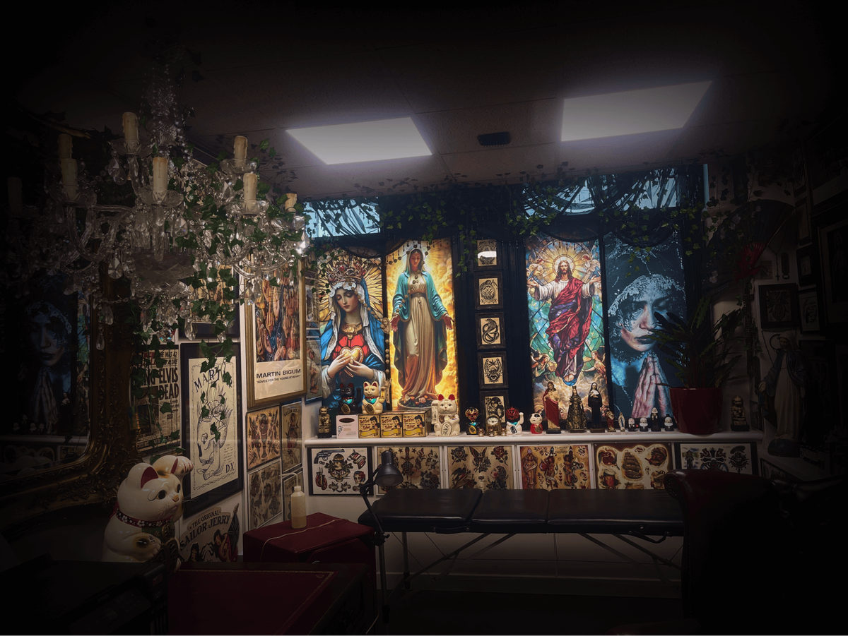 An image of Kevin Younger's Lucky Cat Tattoo Parlour interior