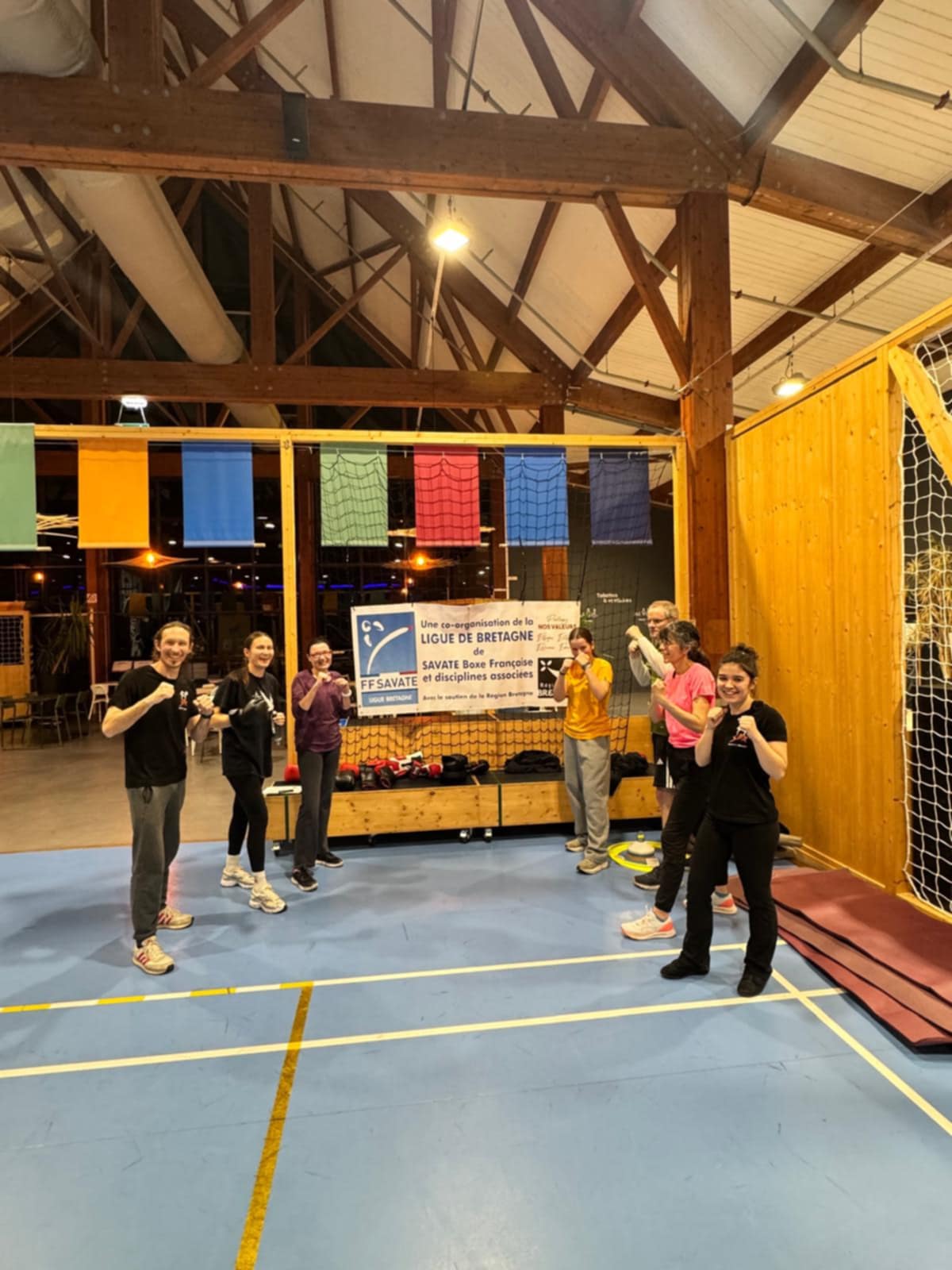 Photo de groupe à la fin de la séance Cardio fit boxing