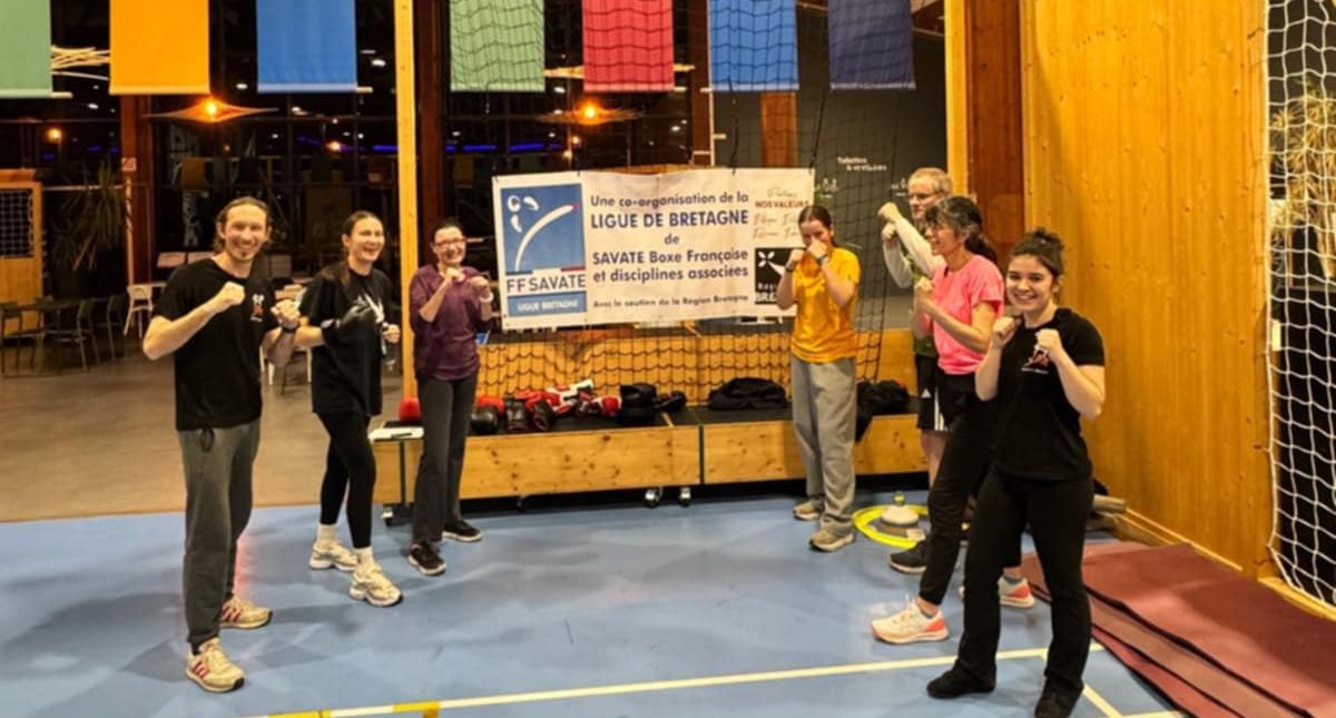 Photo de groupe à la fin de la séance Cardio fit boxing