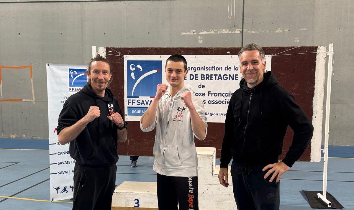 Photo des coachs et de P-A aux championnats Assauts 2026