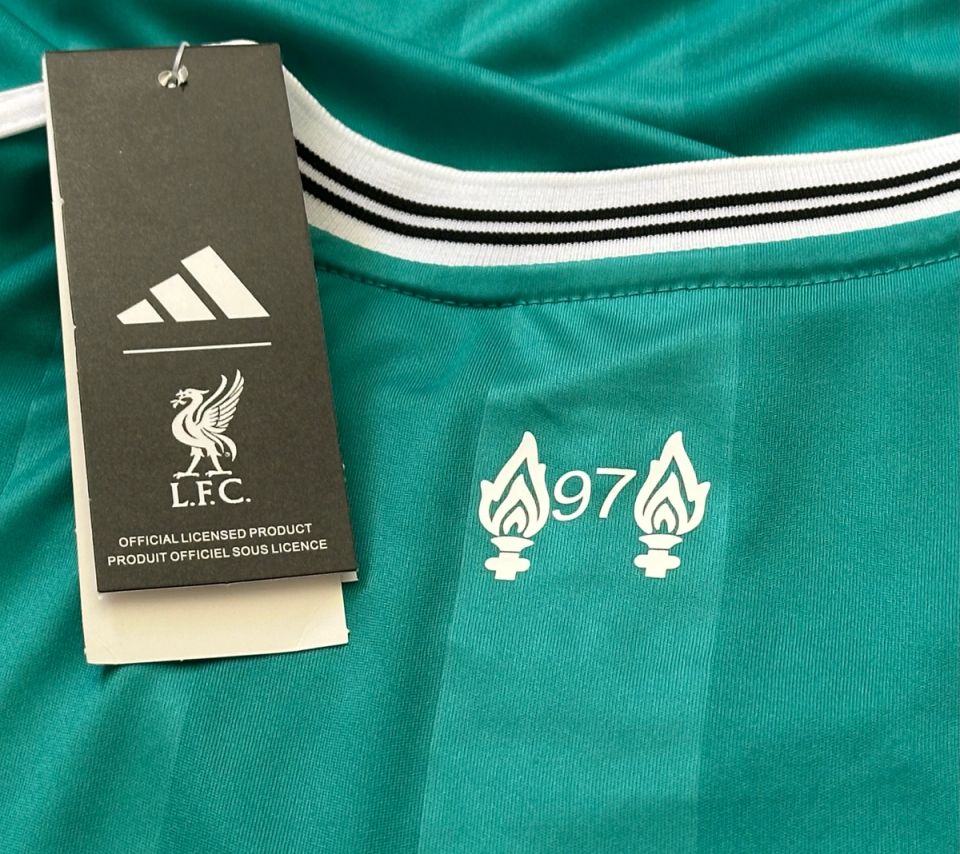 Liverpool Tercera equipación - Vista 4