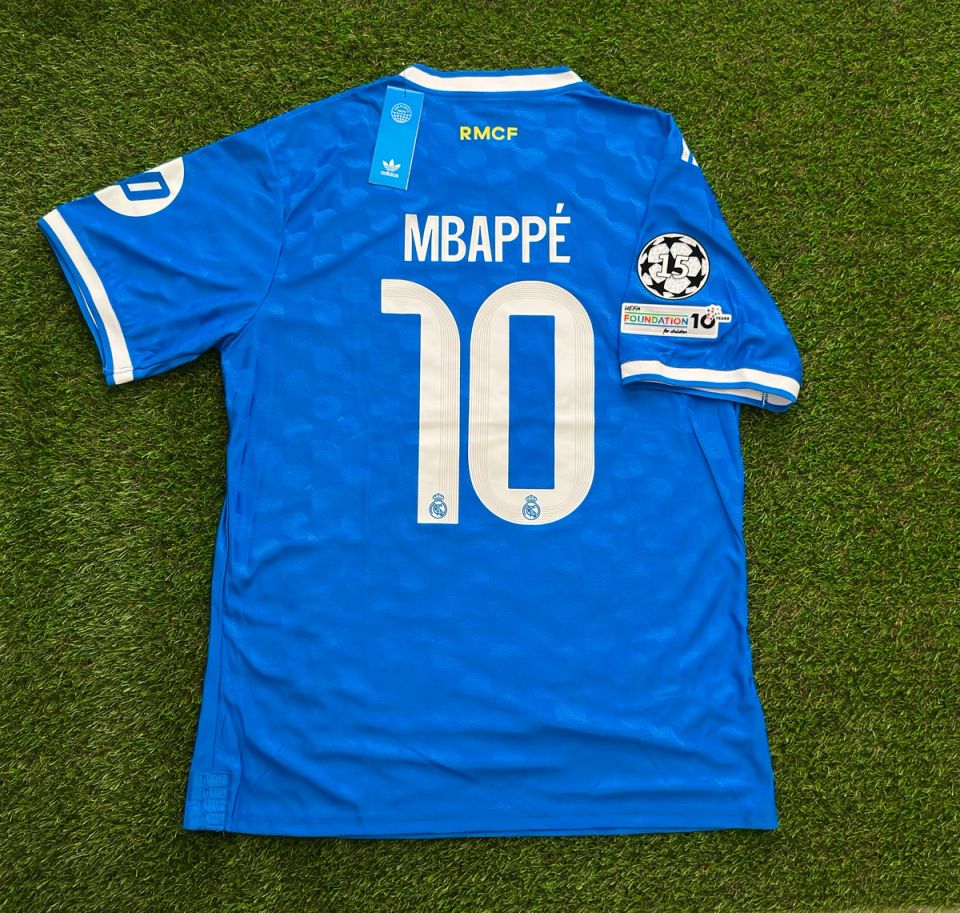 Real Madrid Tercera Equipación - Vista 2