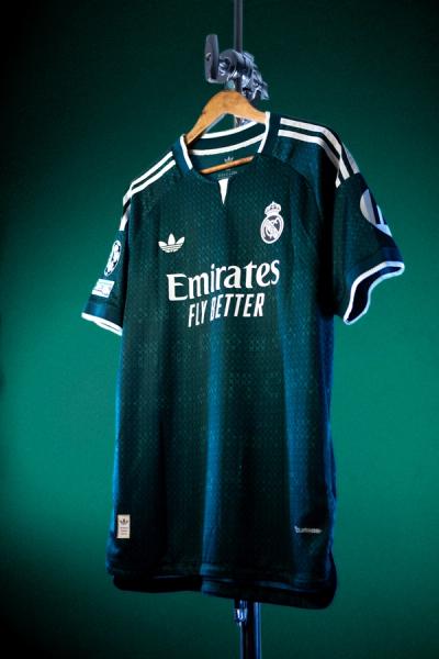 Real Madrid 26/27 Away
