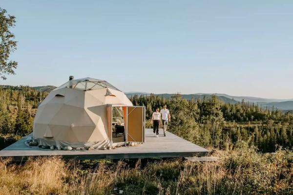 Dome glamping