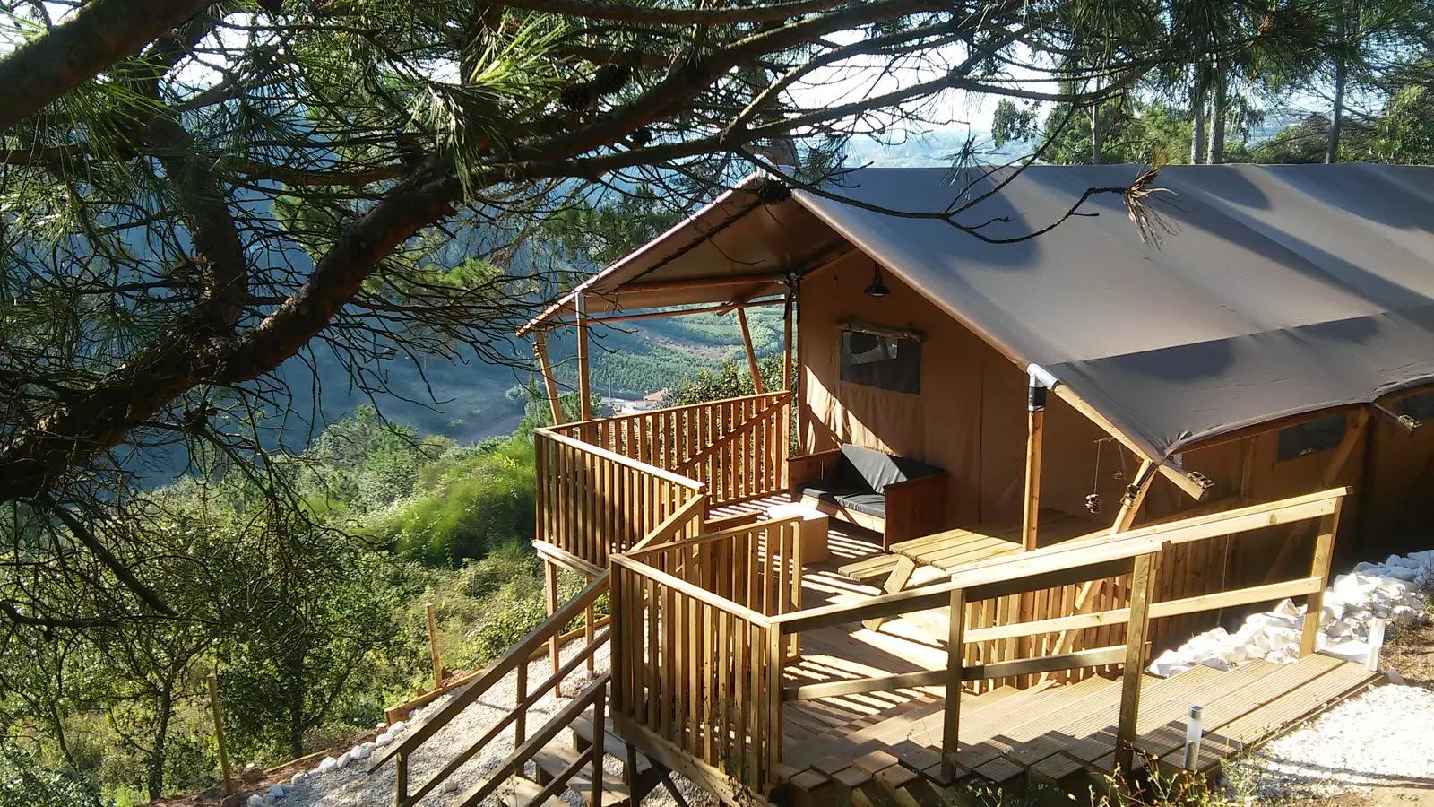 Tenda de glamping: tipos, conforto e o que esperar