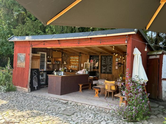 Vinkällaren och gårdsbutiken