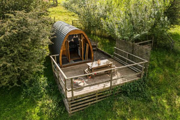 Glamping pod with terrace
