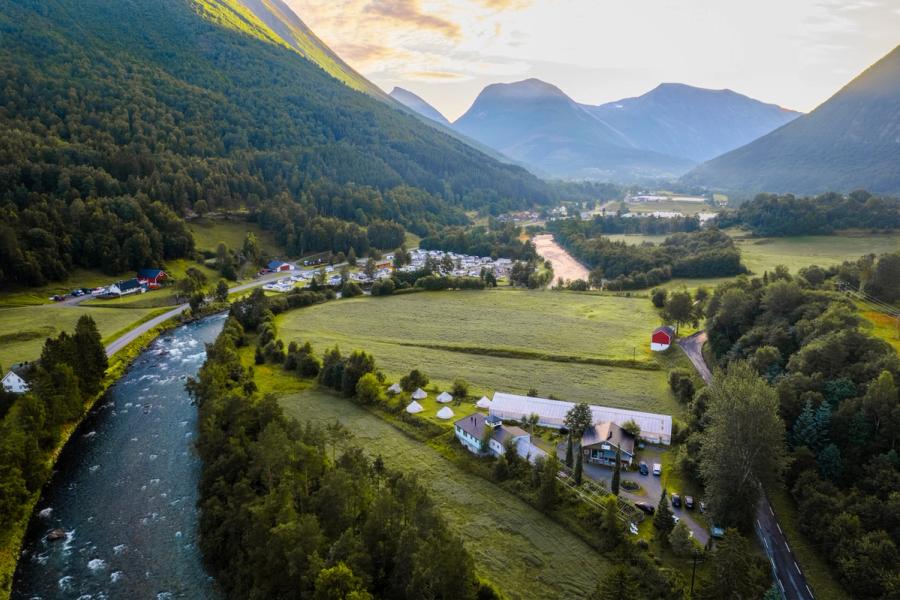 Glamping domer på brygga i Lofoten