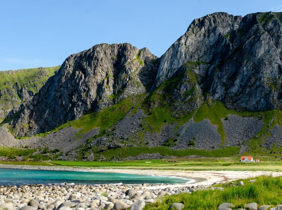 Fjell og strand i nord norge